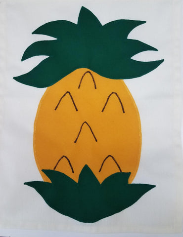 Pineapple Flag on Off White - 12 x 18 in